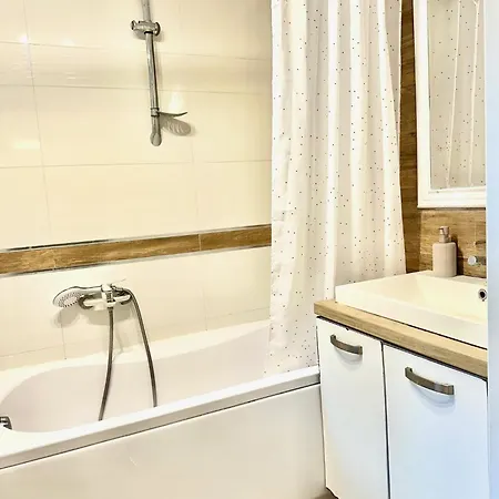 公寓 Sami Swoi Zełwągi